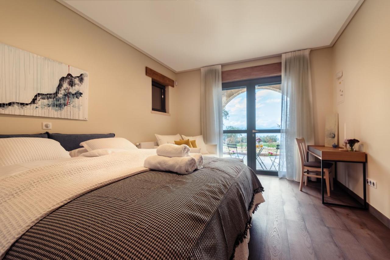 Villa Kalamos / Sea View And Pool Nearby Athens Bagian luar foto
